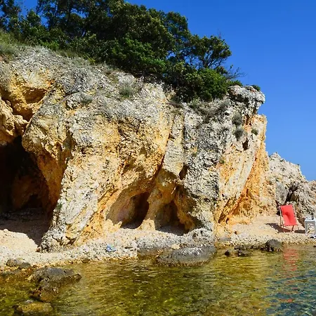 Sleeps 8 With Wifi Brovinje