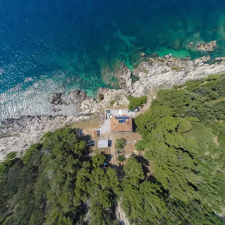 Sleeps 8 With Wifi *