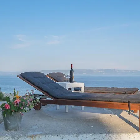 וילה Sleeps 8 With Wifi Brovinje